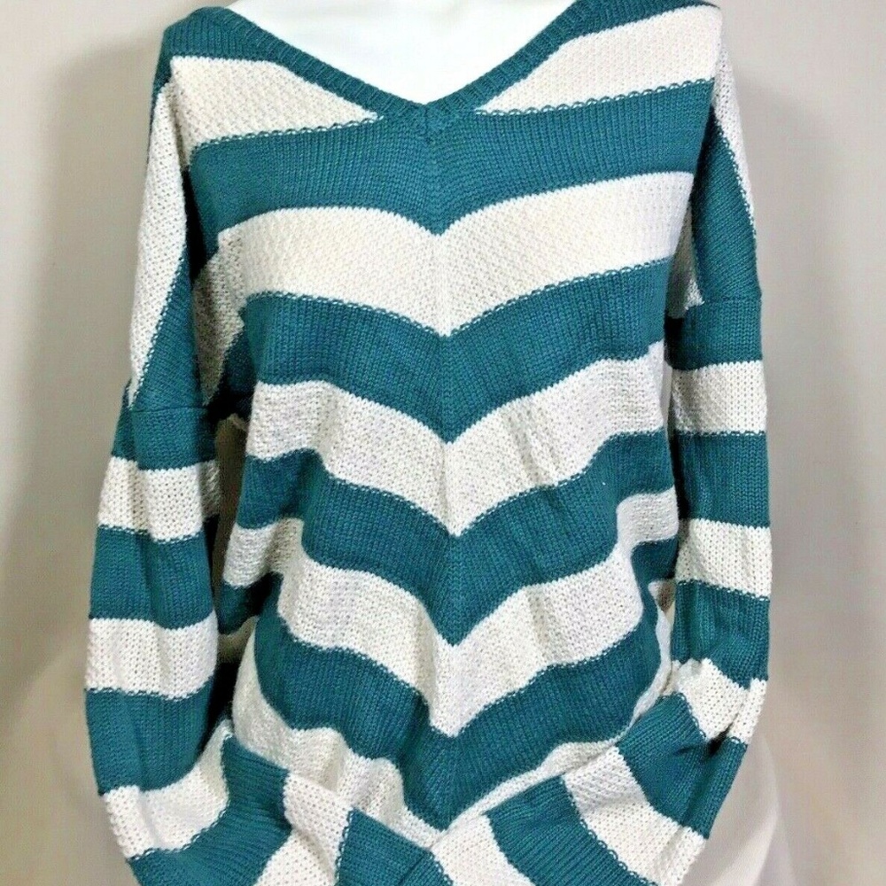 ⬇$35 Maurices Green White V Neck Striped Sweater